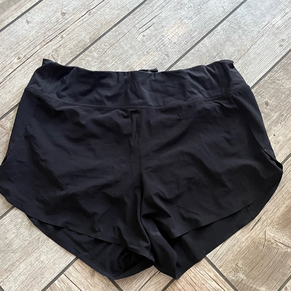 Athleta run with it short